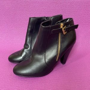 Black heeled booties